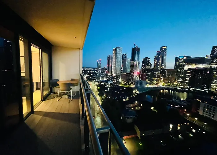 Canary Wharf Apartment - Skyline Views- Central Location