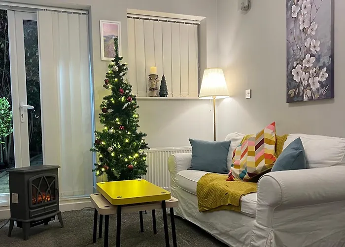 Fabulous & Spacious Garden Flat Near Kings Cross St Pancras