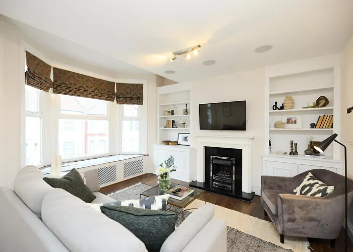The Kensal Green Place - Modish 2Bdr Flat With Study Room