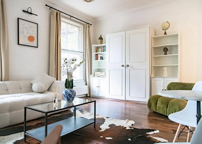 A Modern Luxury Studio
