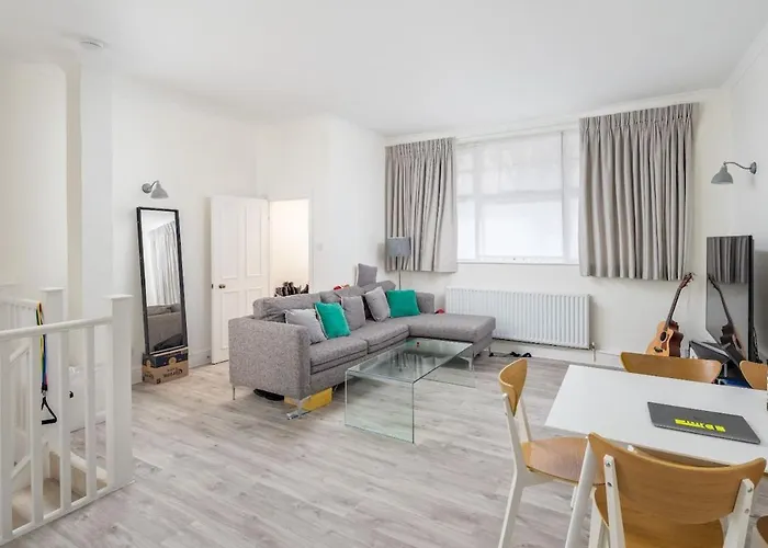 Modern Apartment Near Museum