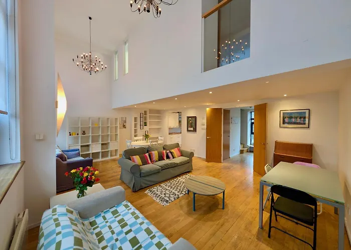 Charming Flat Close To Central London