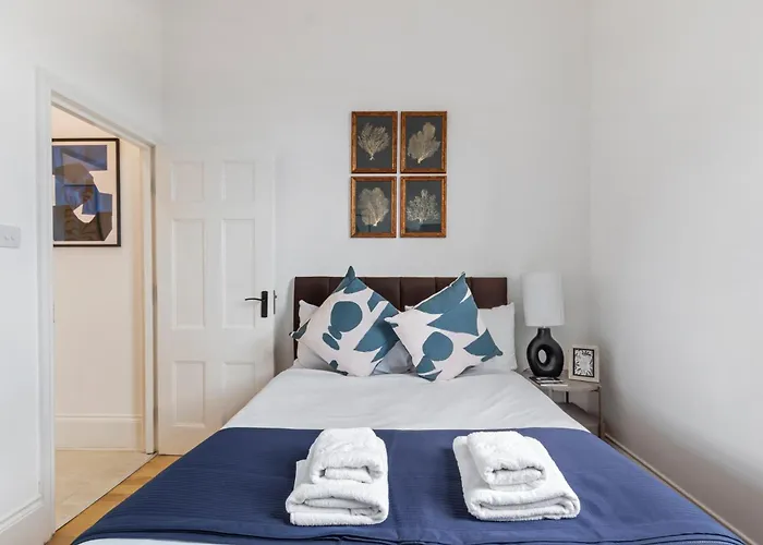 Tranquil City Apartment In London