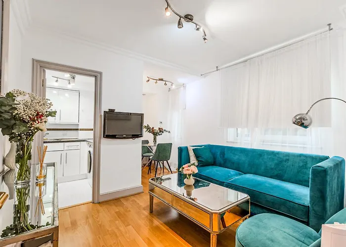 Stylish 1Br Flat In Chelsea, 8 Min Tube