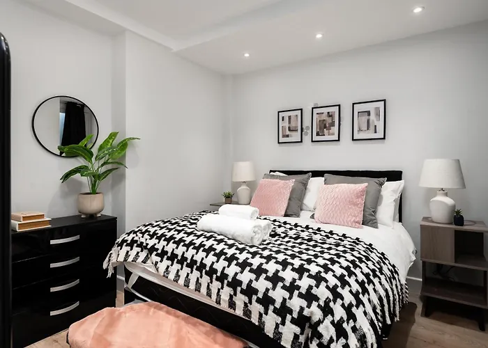 Stylish And Modern 2 Bedroom Flat, Finsbury Park, Sleeps Up To 6 Guests 3 Double Beds, Near Emirates Stadium