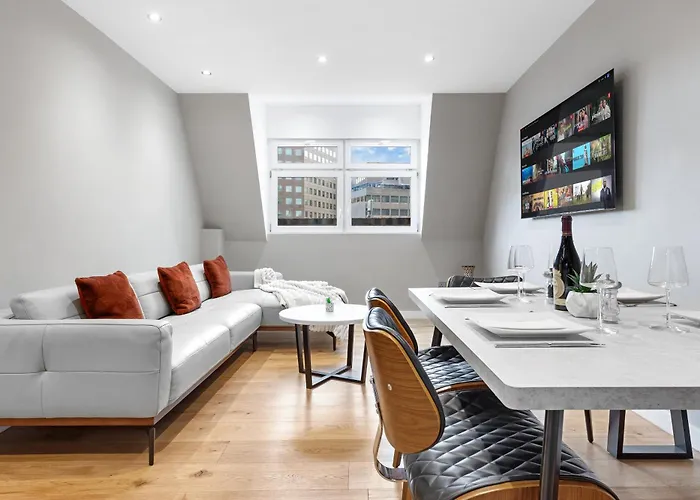London Bridge Luxury By Sol Haven
