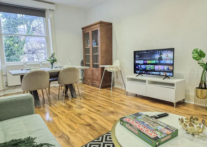 Stylish 2-Bedroom Apartment Near Abbey Road, Maida Vale
