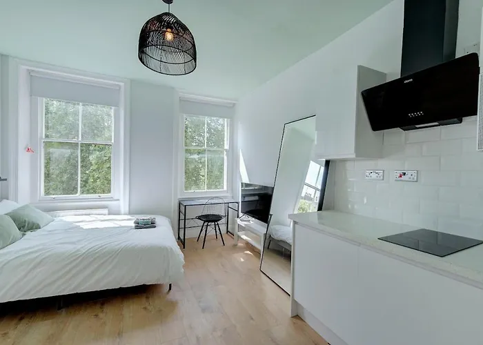 Kensington Gardens Studio - 14