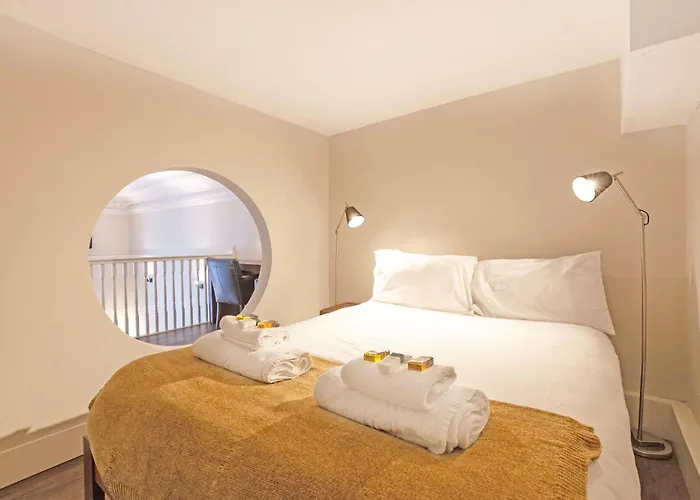 Luxury One Bedroom Mezzanine In Paddington