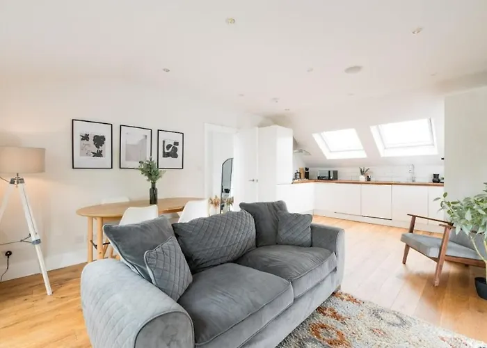 Contemporary 2 Bed Loft Honor Oak, London Apt