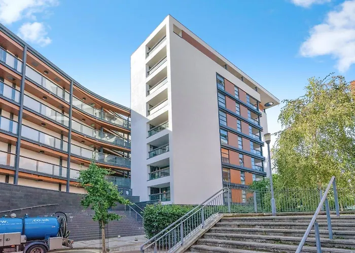 Deluxe Entire Apartment With 2X Bedrooms, 2X Bathrooms And A Big Living Room In The Olympic Park And Westfield At Stratford