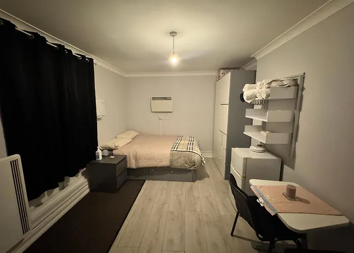 Queensborough Apartment
