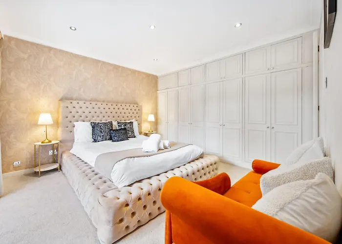 Ultra Luxury 4 Bedroom 3 Bathroom Knightsbridge Home Next To Harrods