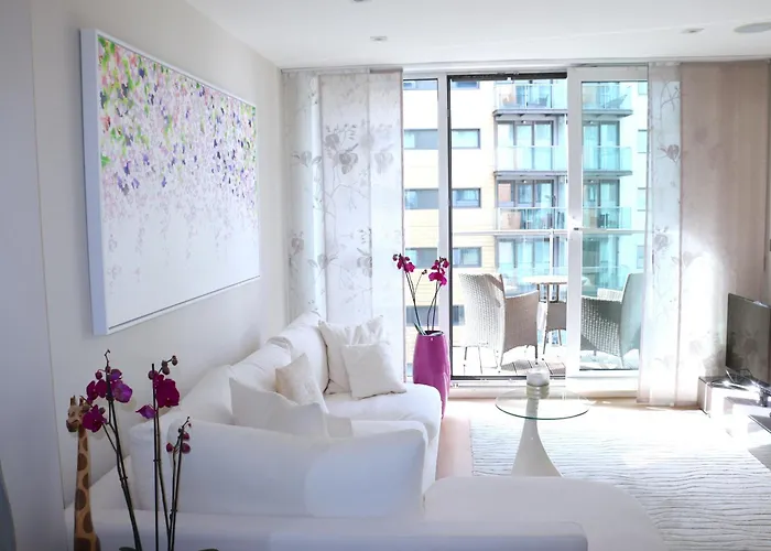Elegant Designer Apartment By Chelsea Bridge & Battersea Power Station