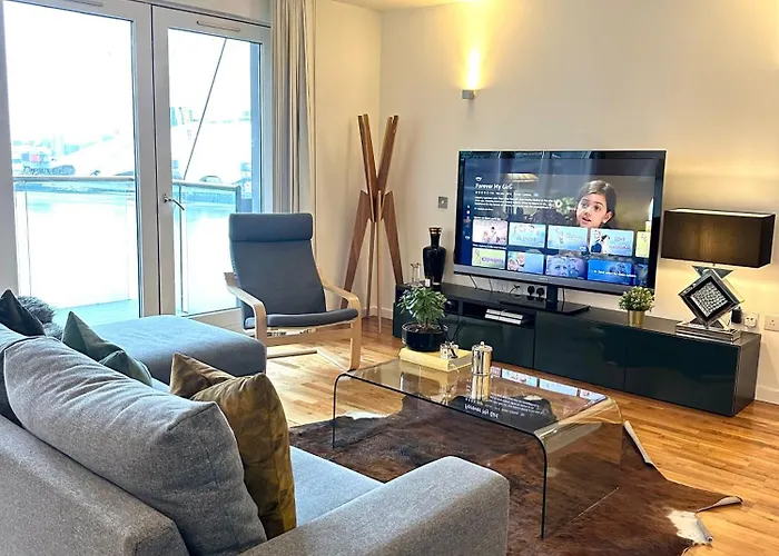 Luxury Apartment In Canary Wharf