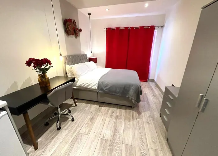 Letzi Private En-Suite Near Wembley