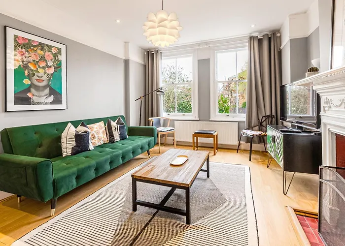 2-Br Gem In Leafy Sydenham Area With Private Garden