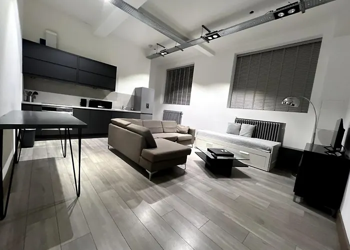 Modern 2Bed Warehouse Conversion Apartment, West London