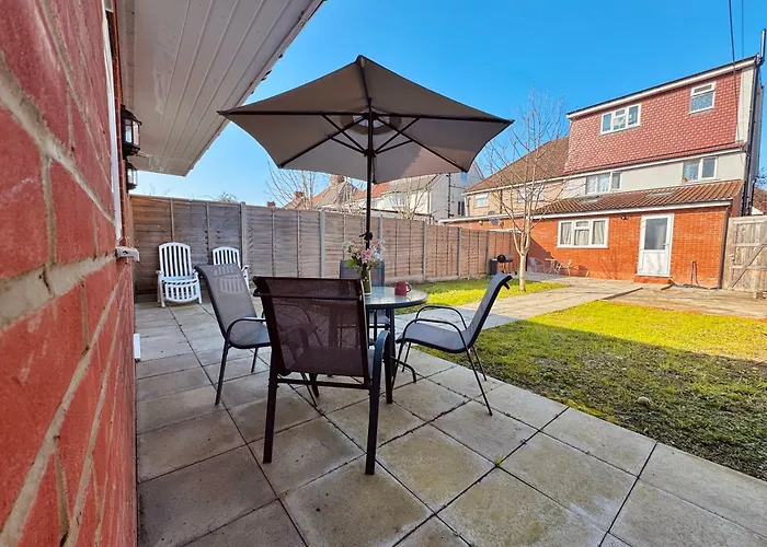 Garden 1-Bed Flat 30Min To Downtown & Free Parking