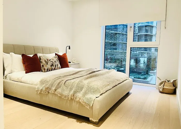 Luxury Apt In White City Living - Ideal For Family & Business Stay