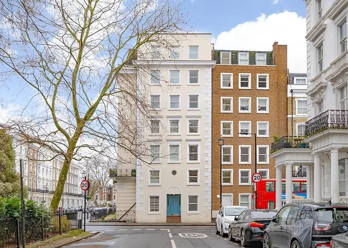 W2 Stylish And Central Apartment
