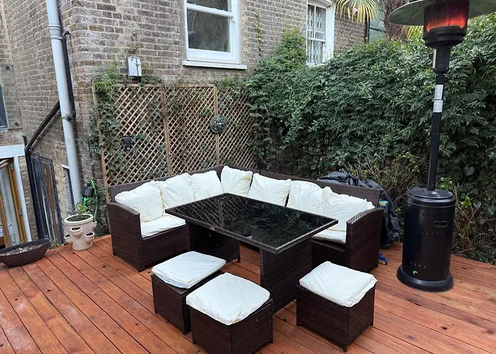 Unique Luxury Home In The Heart Of London. Air Conditioned With Private Garden