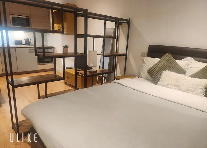 Chelsea City Apartment In London--24 Hours Gym
