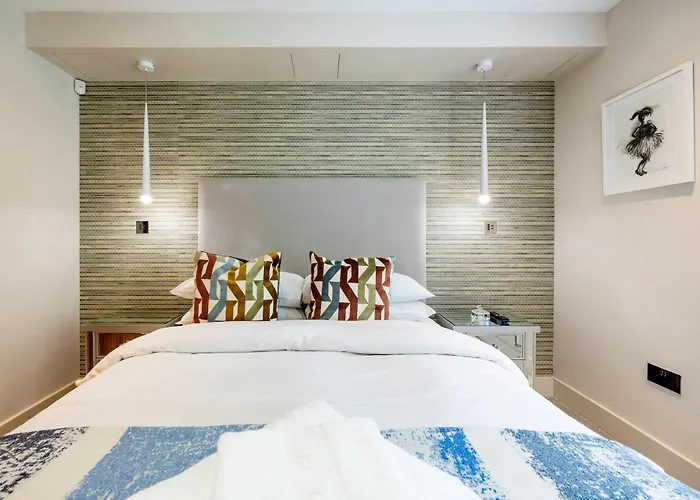 The Bohemian Rhapsody, Hampstead - By Out Of Office Lifestyle