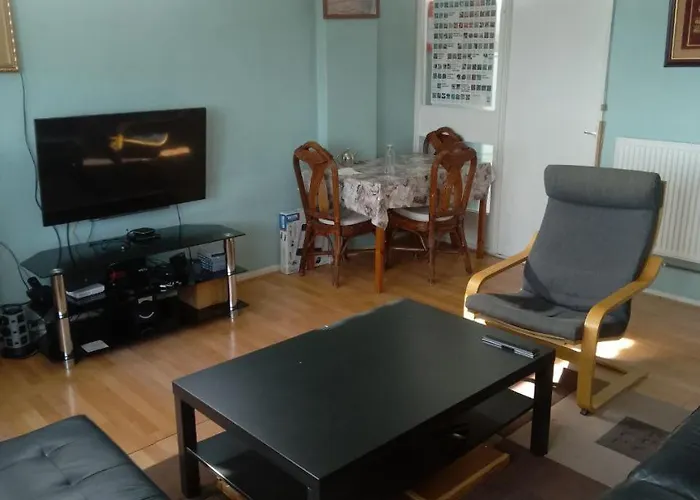 Double Room In A Cosy Flat In Tooting