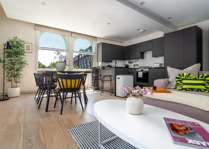 2 Bedroom Apartment In London Bridge