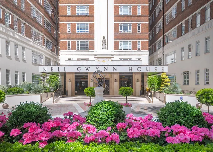 1 Bed Flat In Nell Gwynn House, Sleeps 4, Steps From Harrods & Hyde Park, 24 Hour Reception