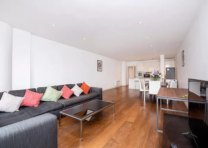 Central 2 Bed Maissonette