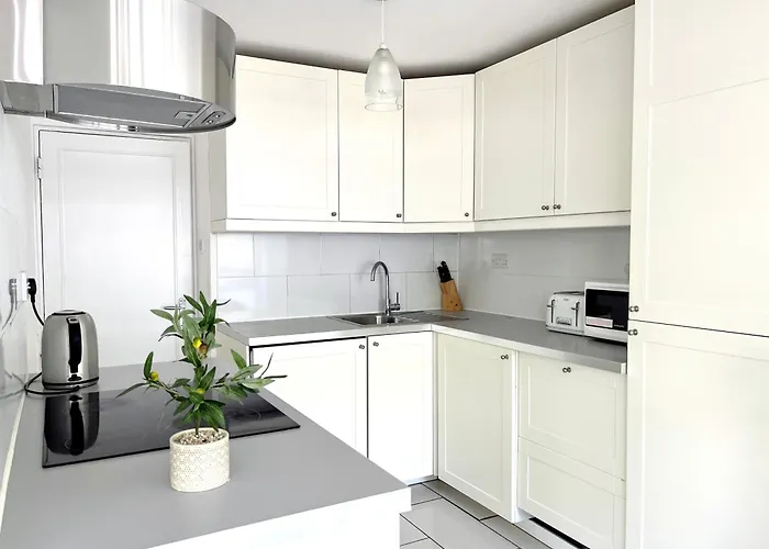 Fab 3-Bed 2-Bath Oxford Street, Regents Park, Fitzrovia W1