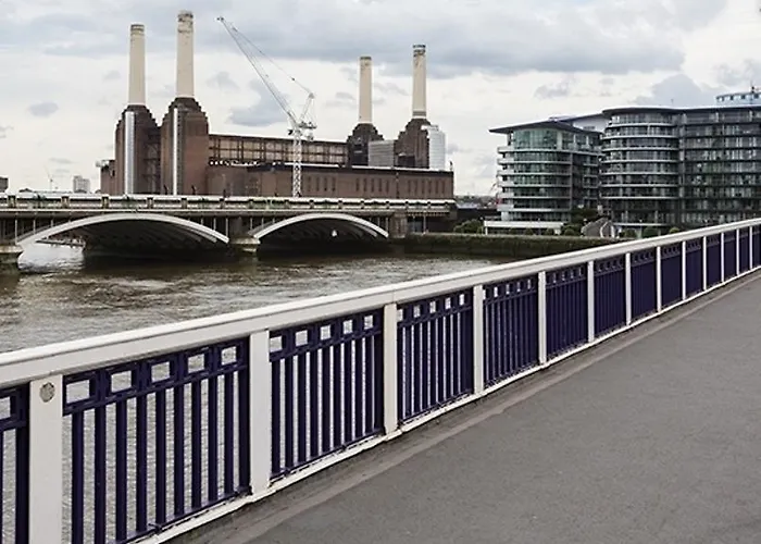 Veeve - Luxury 2 Bedroom Apartment - Chelsea Bridge Wharf