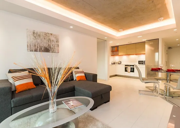 Royal Style Apartment - 5 Mins Walk To Excel London