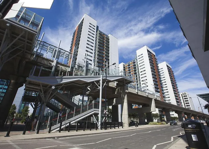 Rojen Apartments Docklands