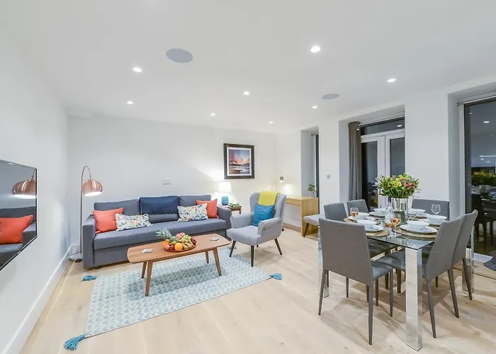 Stunning Ealing Apartment