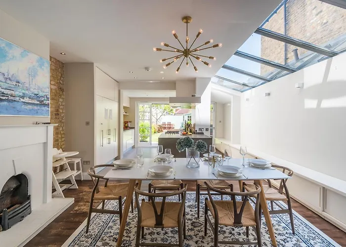Lavish Nordic Styled Fulham Home By The Thames
