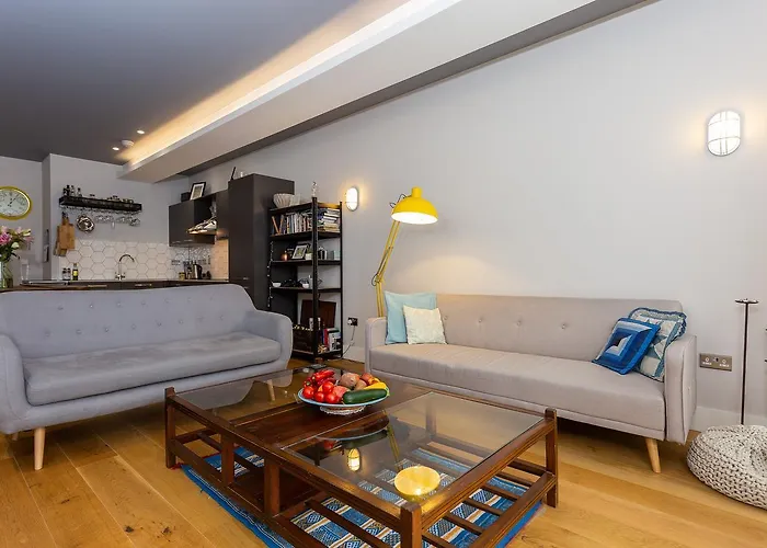 1 Bedroom Converted Warehouse In Stoke Newington