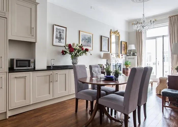 Harcourt Terrace II By Onefinestay