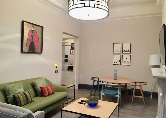 Beautiful 1 Bedroom Apartment Ovington Square