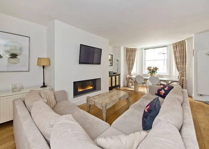 Fantastic 3 Bed Apartment In Earls Court