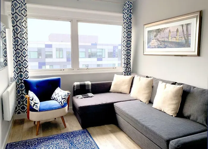 Chic London Home In Trendy Fitzrovia W1. By Oxford St