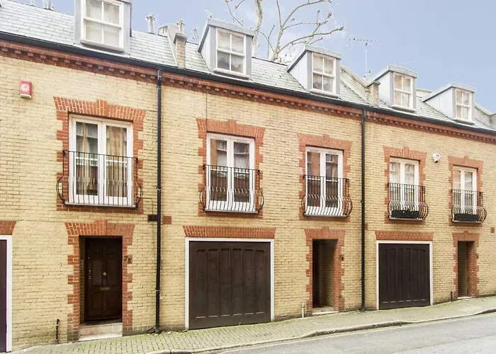 Chenies Mews