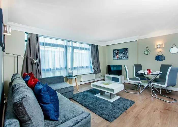 Luxury 2 bed apartment near Warren Street station