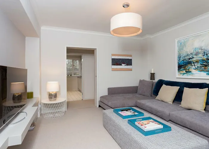 Stunning Two Bed Flat