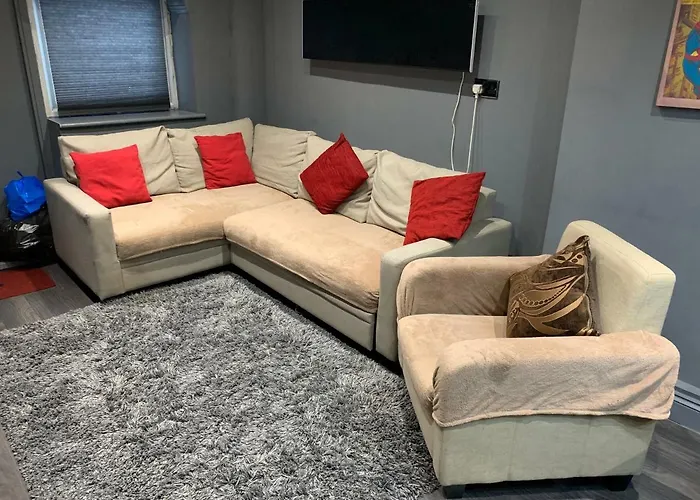 Mile End Apartment