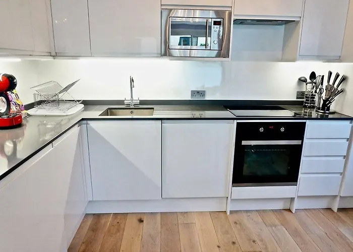 2Br/2Bath Luxury Modern Flat In The City London