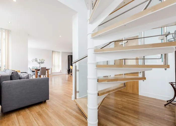 Excel London Majestic Apartment