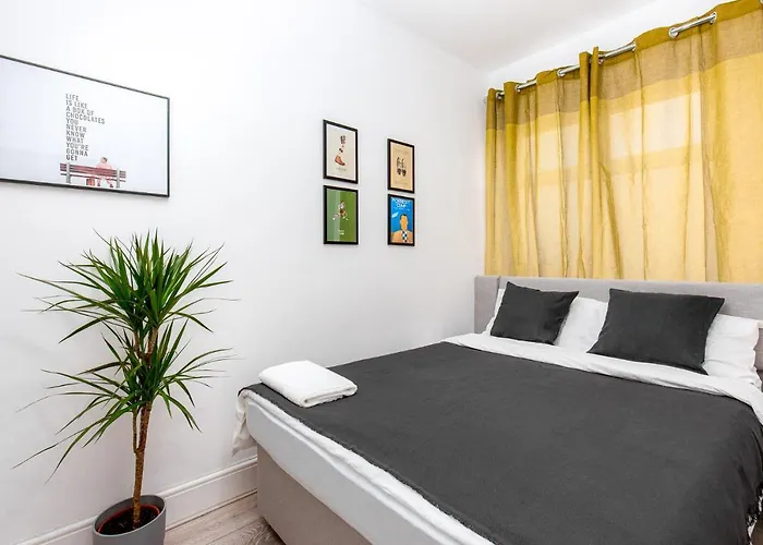 Sidney Street - Deluxe Guest Room